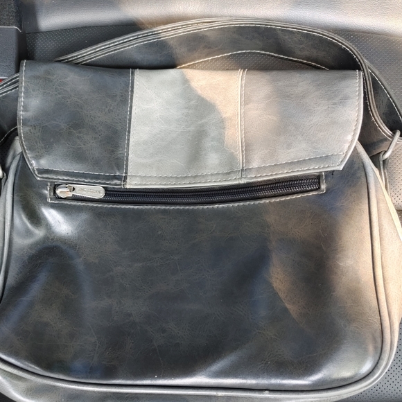 The Stone Crossbody Purse - Picture 2 of 7